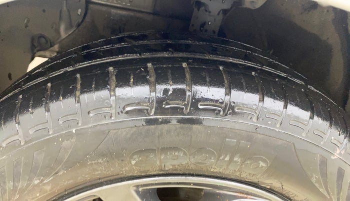 2021 Hyundai GRAND I10 NIOS SPORTZ 1.2 KAPPA VTVT CNG, CNG, Manual, 52,381 km, Left Front Tyre Tread