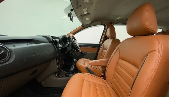 2019 Renault Duster 110 PS RXZ 4X4 MT DIESEL, Diesel, Manual, 1,00,579 km, Right Side Front Door Cabin