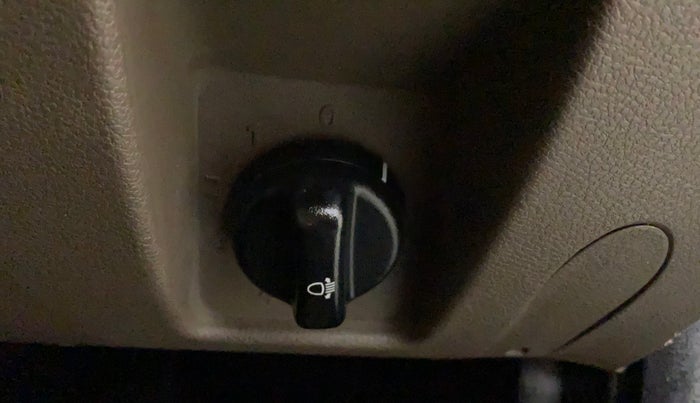 2019 Renault Duster 110 PS RXZ 4X4 MT DIESEL, Diesel, Manual, 1,00,579 km, Dashboard - Headlight height adjustment not working