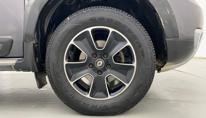 2019 Renault Duster 110 PS RXZ 4X4 MT DIESEL, Diesel, Manual, 1,00,579 km, Right Front Wheel
