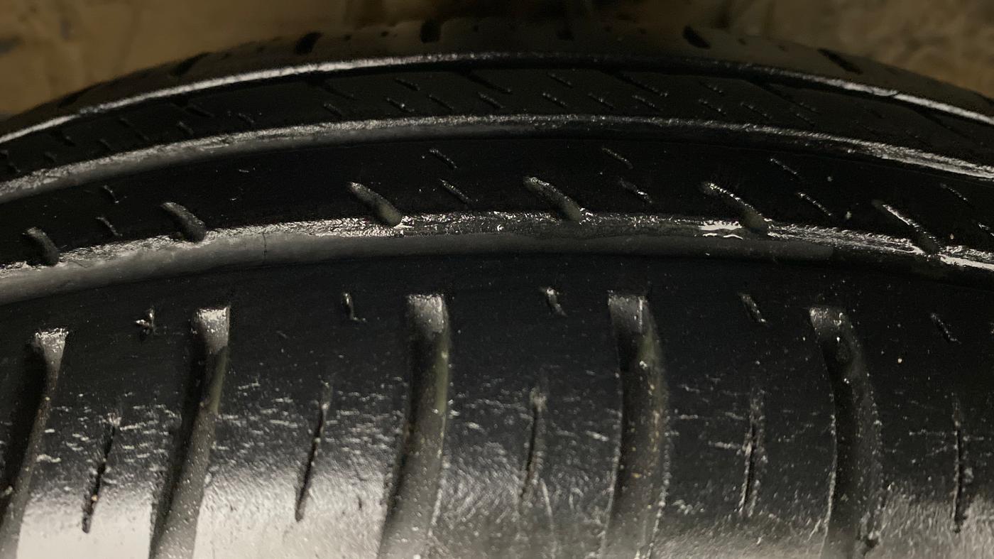 2018 Maruti Swift VXI D, Petrol, Manual, 23,332 km, Right Front Tyre Tread