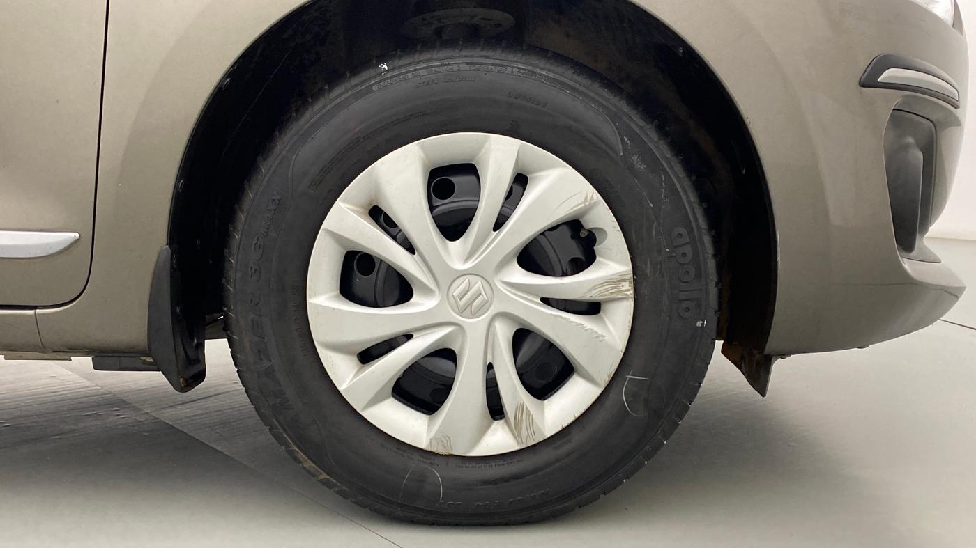 2018 Maruti Swift VXI D, Petrol, Manual, 23,332 km, Right Front Wheel