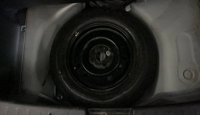 2016 Maruti Swift VXI, Petrol, Manual, 67,783 km, Spare Tyre