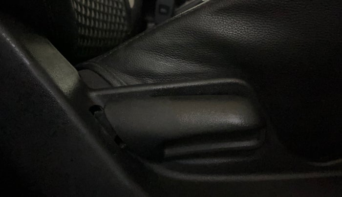 2016 Maruti Swift VXI, Petrol, Manual, 67,783 km, Driver Side Adjustment Panel