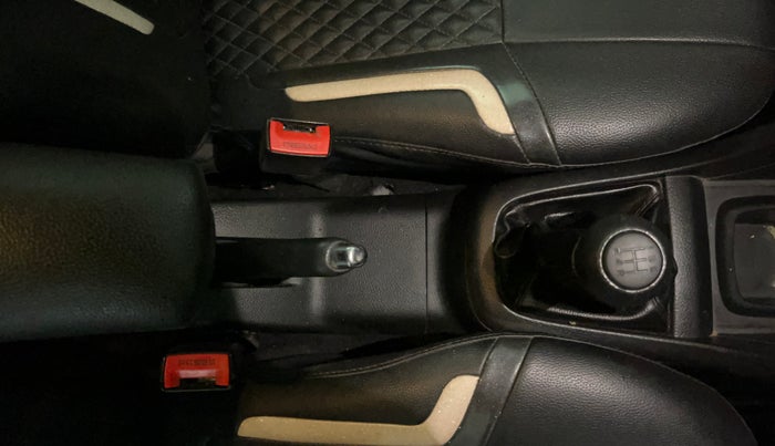 2016 Maruti Swift VXI, Petrol, Manual, 67,783 km, Gear Lever