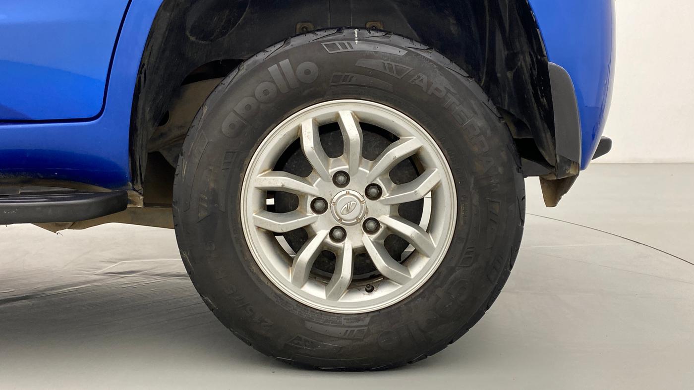 2015 Mahindra TUV300 T8 AT, Diesel, Automatic, 50,642 km, Left Rear Wheel