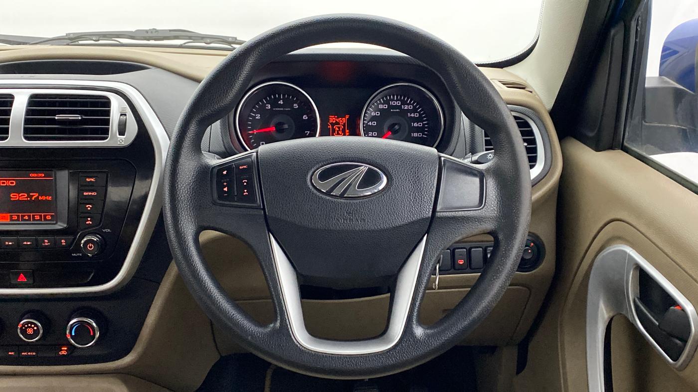 2015 Mahindra TUV300 T8 AT, Diesel, Automatic, 50,642 km, Steering Wheel Close Up