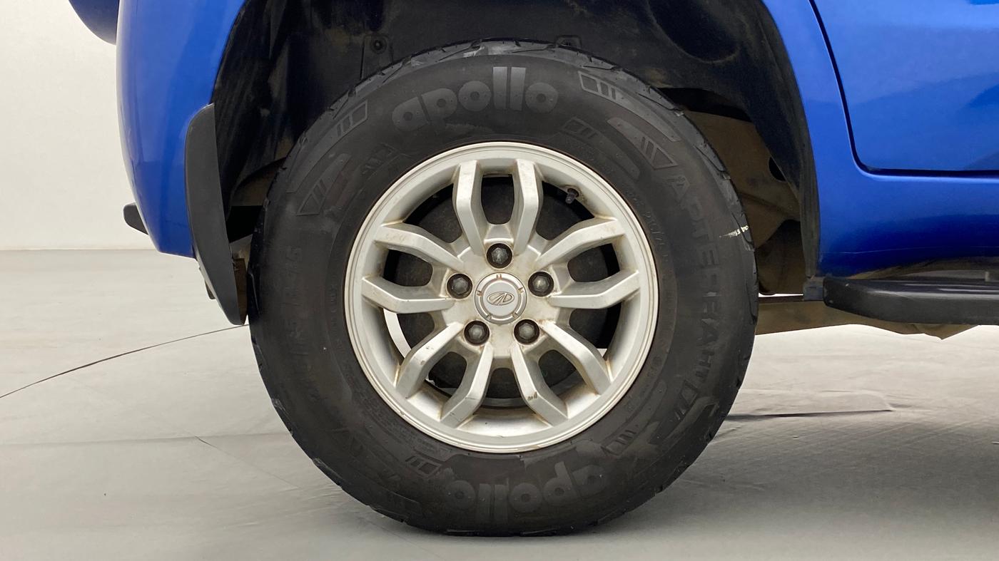 2015 Mahindra TUV300 T8 AT, Diesel, Automatic, 50,642 km, Right Rear Wheel