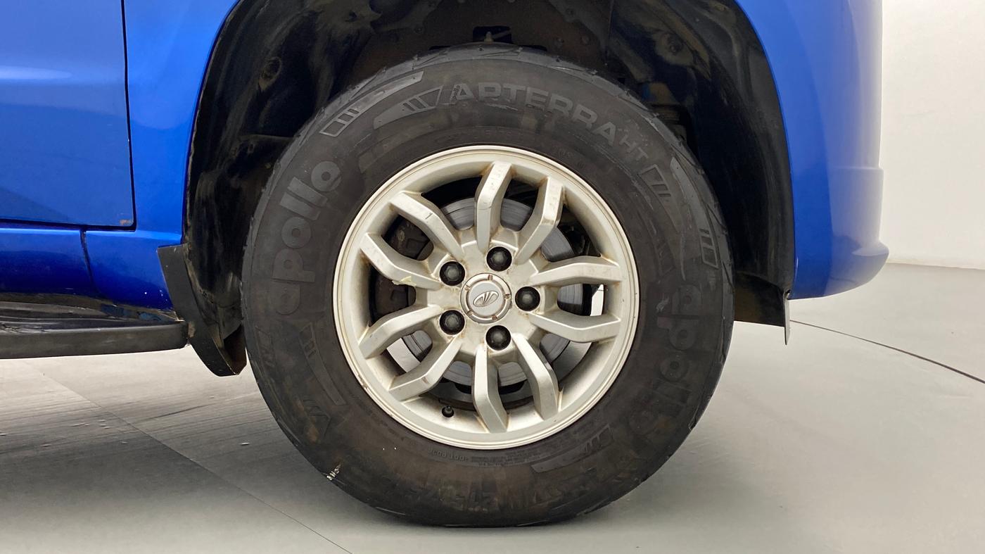 2015 Mahindra TUV300 T8 AT, Diesel, Automatic, 50,642 km, Right Front Wheel
