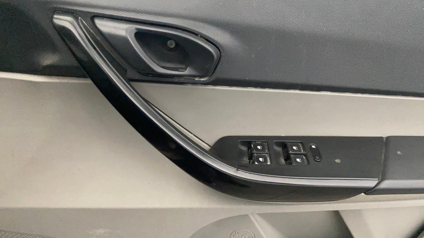 2017 Tata Tiago XM PETROL, Petrol, Manual, 82,758 km, Driver Side Door Panels Control