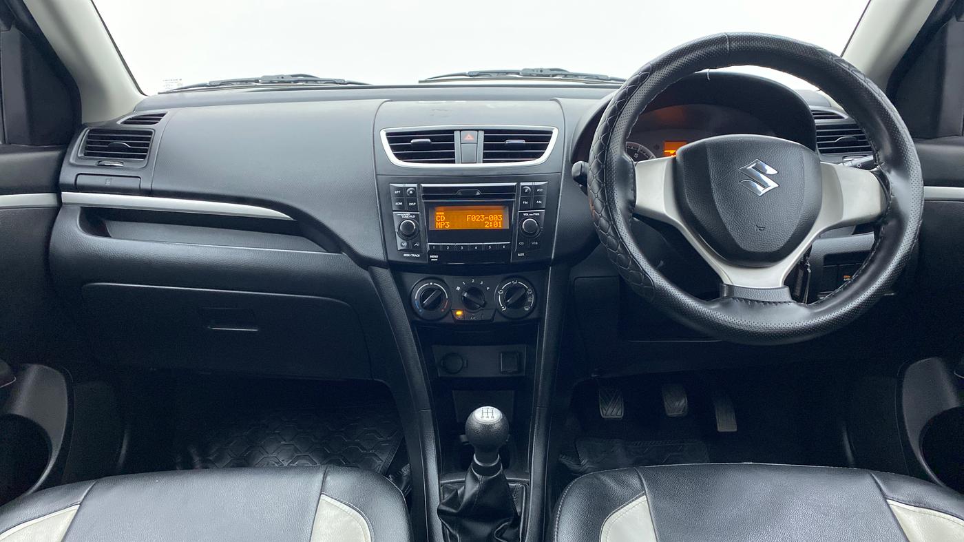 2015 Maruti Swift VXI D, Petrol, Manual, 43,837 km, Dashboard