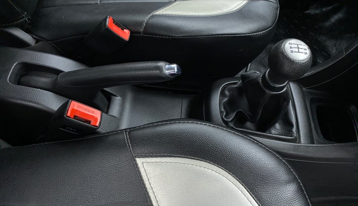 2015 Maruti Swift VXI D, Petrol, Manual, 43,837 km, Gear Lever
