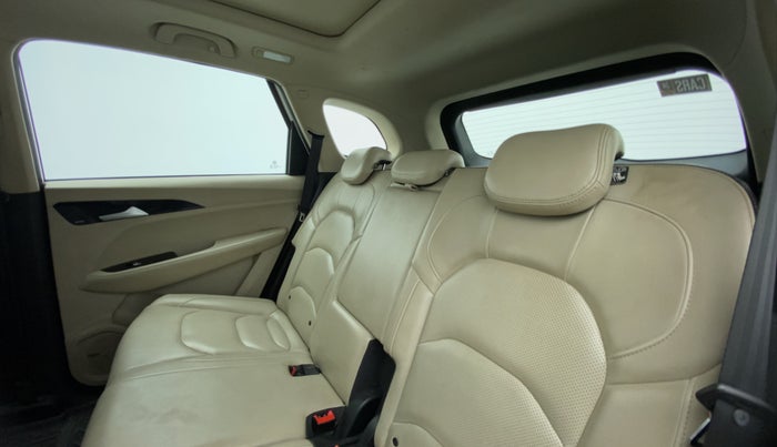 2021 MG HECTOR SHARP 2.0 DIESEL, Diesel, Manual, 94,595 km, Right Side Rear Door Cabin