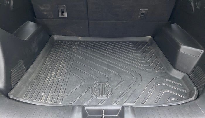 2021 MG HECTOR SHARP 2.0 DIESEL, Diesel, Manual, 94,595 km, Boot Inside