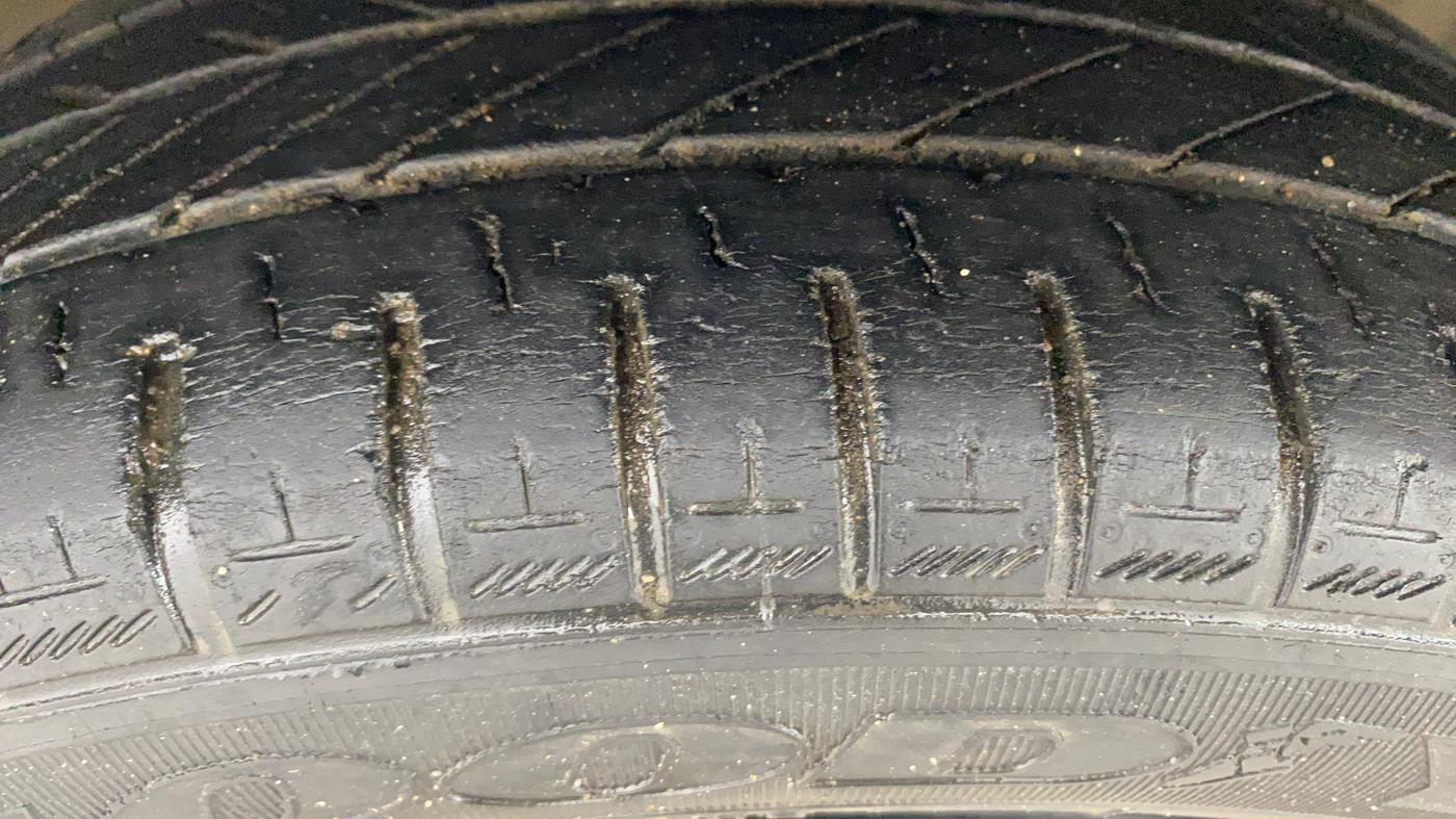 2017 Maruti Celerio VXI AMT, Petrol, Automatic, 98,251 km, Right Front Tyre Tread