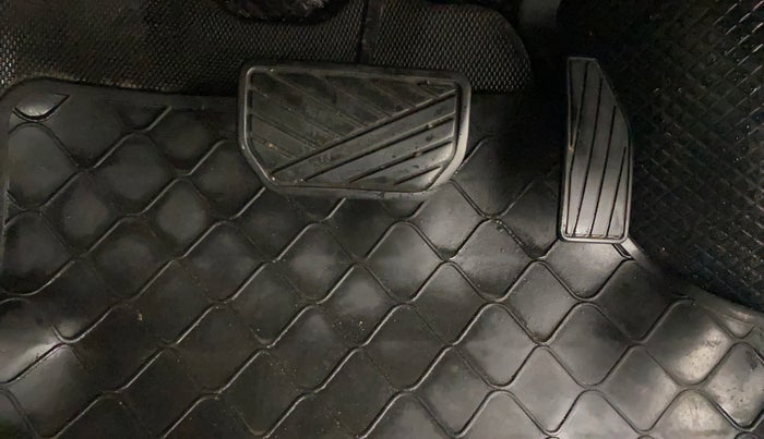 2017 Maruti Celerio VXI AMT, Petrol, Automatic, 98,200 km, Pedals