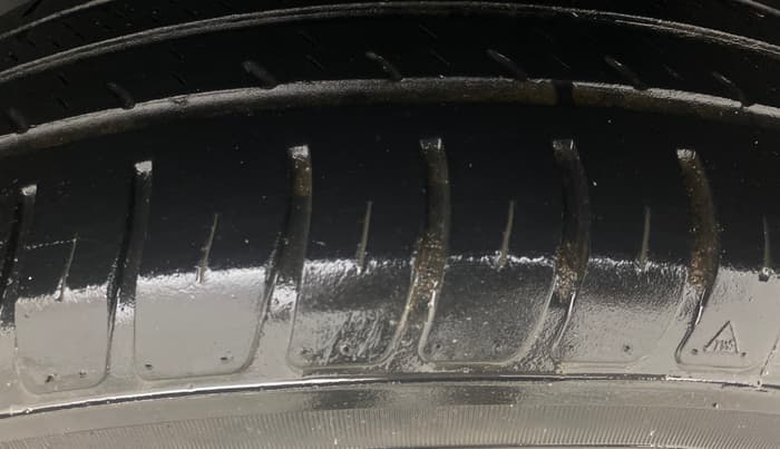 2022 Maruti Swift VXI AMT, Petrol, Automatic, 36,968 km, Left Rear Tyre Tread