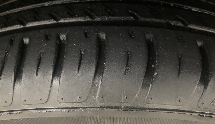 2022 Maruti Swift VXI AMT, Petrol, Automatic, 36,968 km, Right Front Tyre Tread