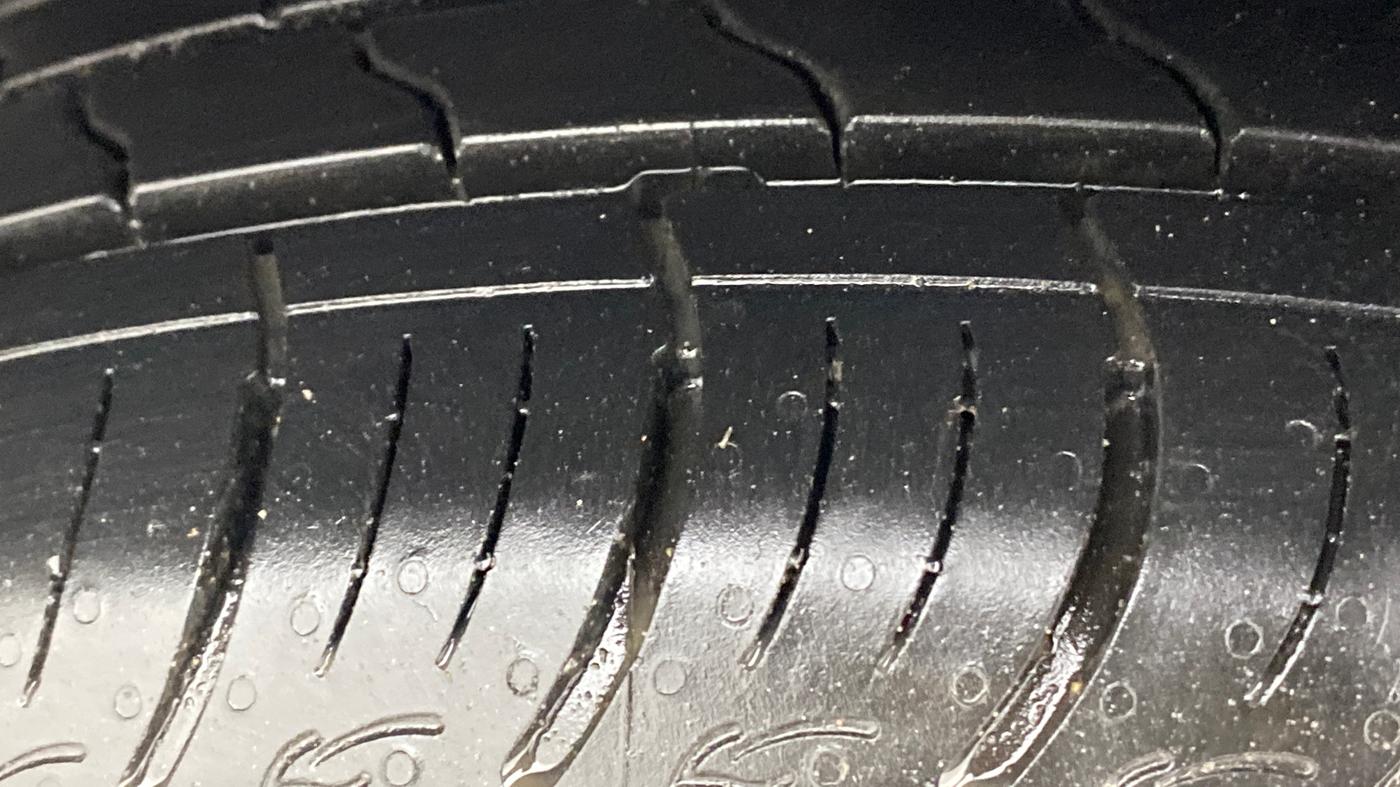 2018 Maruti Ciaz SIGMA 1.5 SHVS MT  PETROL, Petrol, Manual, 66,620 km, Left Rear Tyre Tread