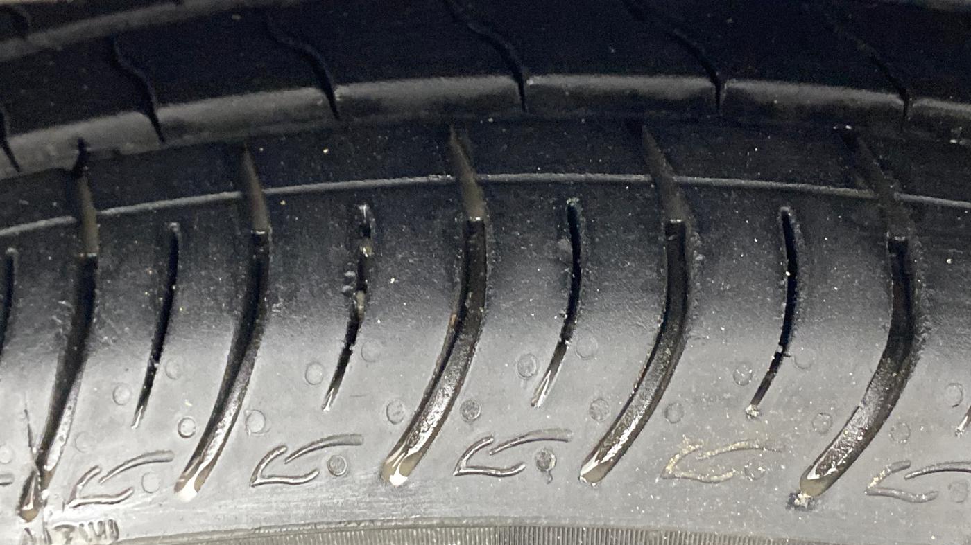 2018 Maruti Ciaz SIGMA 1.5 SHVS MT  PETROL, Petrol, Manual, 66,620 km, Right Front Tyre Tread
