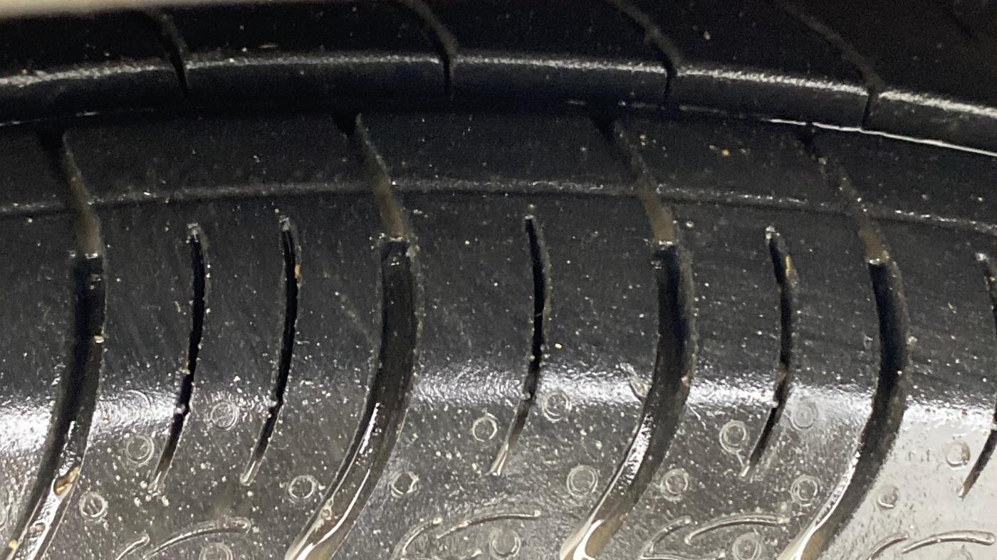 2018 Maruti Ciaz SIGMA 1.5 SHVS MT  PETROL, Petrol, Manual, 66,620 km, Left Front Tyre Tread