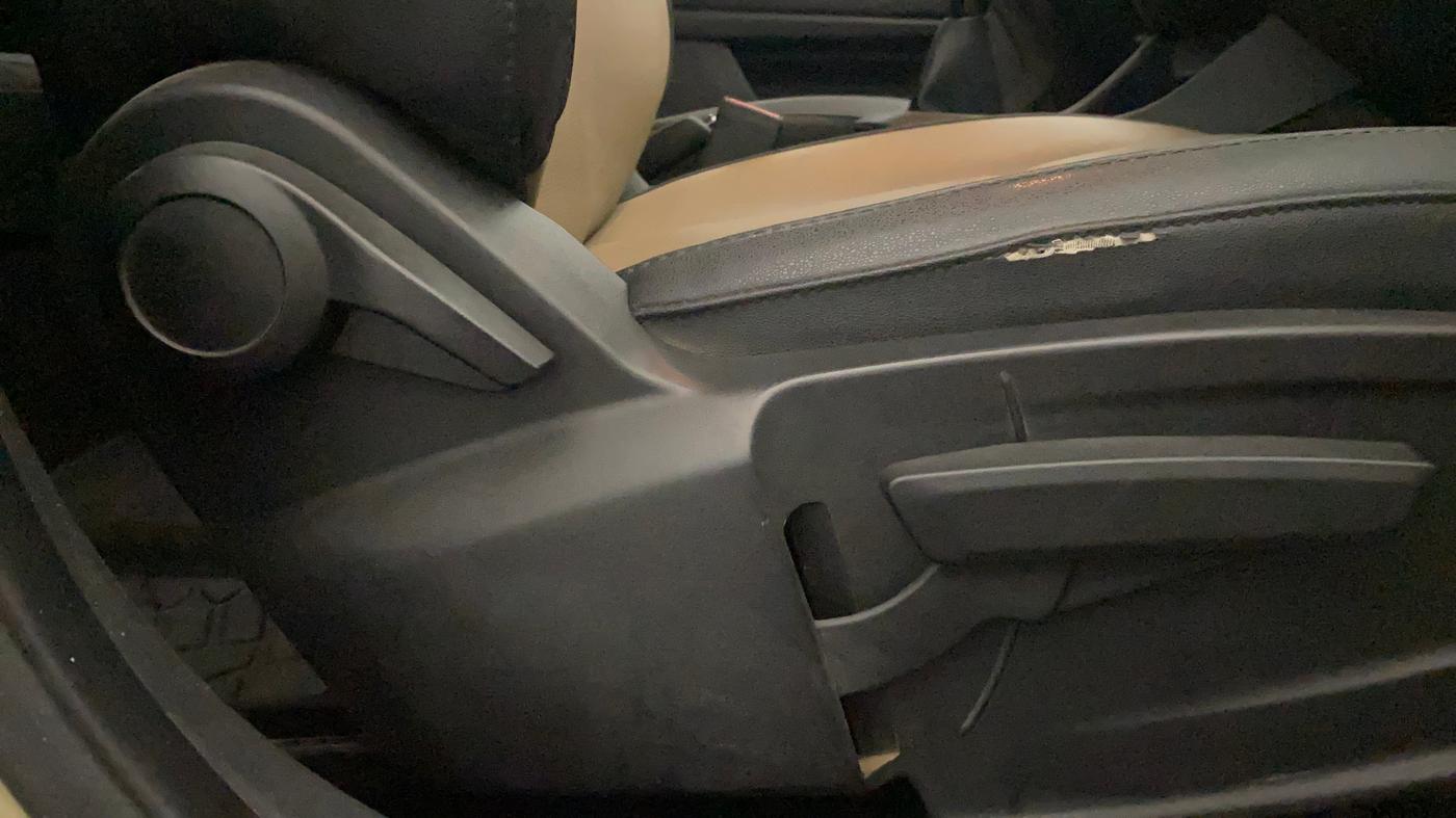 2022 Tata PUNCH CREATIVE 1.2 MT KAZIRANGA EDITION , Petrol, Manual, 97,719 km, Driver Side Adjustment Panel