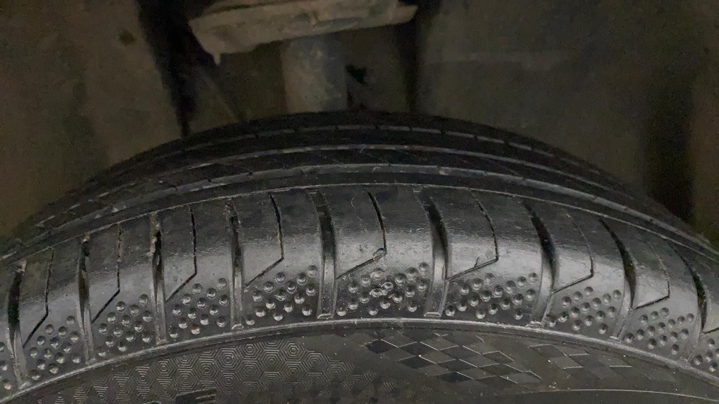 2022 Tata PUNCH CREATIVE 1.2 MT KAZIRANGA EDITION , Petrol, Manual, 97,719 km, Right Front Tyre Tread