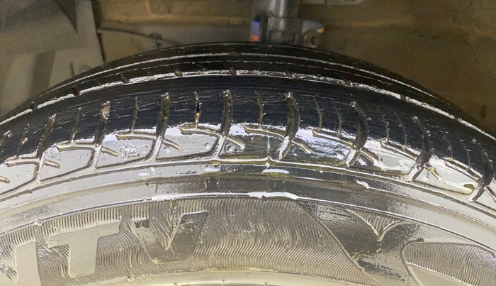 2018 Maruti Ciaz ZETA 1.4  AT PETROL, Petrol, Automatic, 40,661 km, Left Front Tyre Tread
