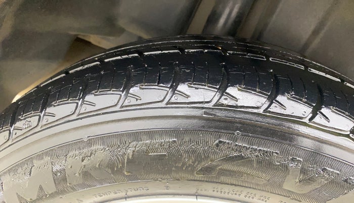 2018 Maruti Ciaz ZETA 1.4  AT PETROL, Petrol, Automatic, 40,661 km, Right Rear Tyre Tread