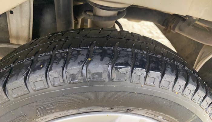 2015 Maruti Alto 800 LXI, Petrol, Manual, 37,340 km, Left Rear Tyre Tread