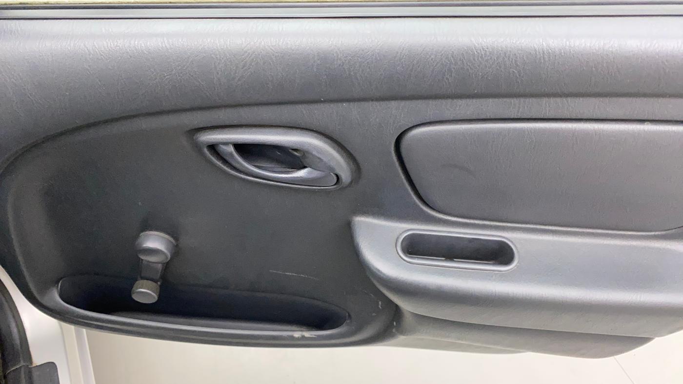 2010 Maruti Alto LXI, Petrol, Manual, 97,581 km, Driver Side Door Panels Control