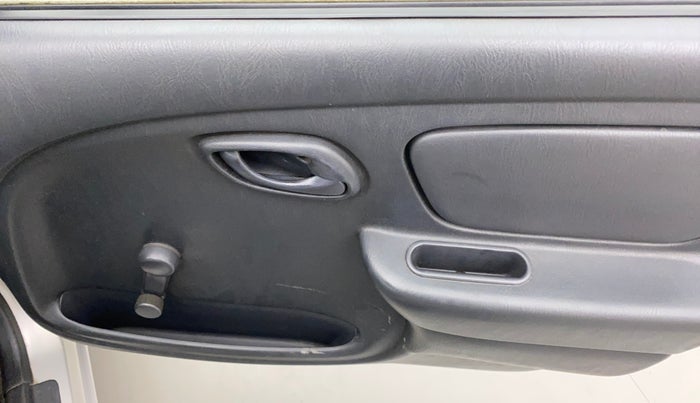 2010 Maruti Alto LXI, Petrol, Manual, 97,581 km, Driver Side Door Panels Control