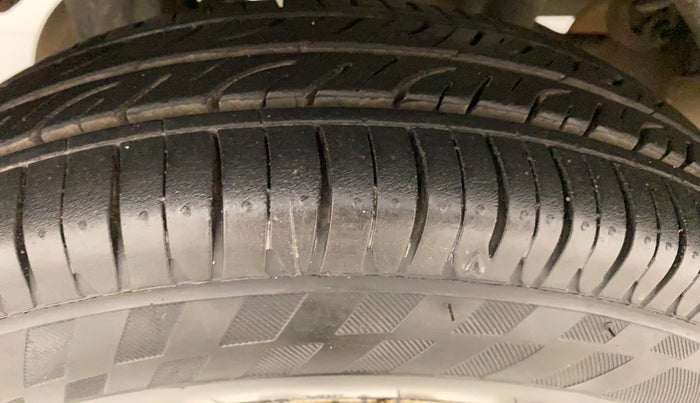 2010 Maruti Alto LXI, Petrol, Manual, 97,581 km, Right Rear Tyre Tread