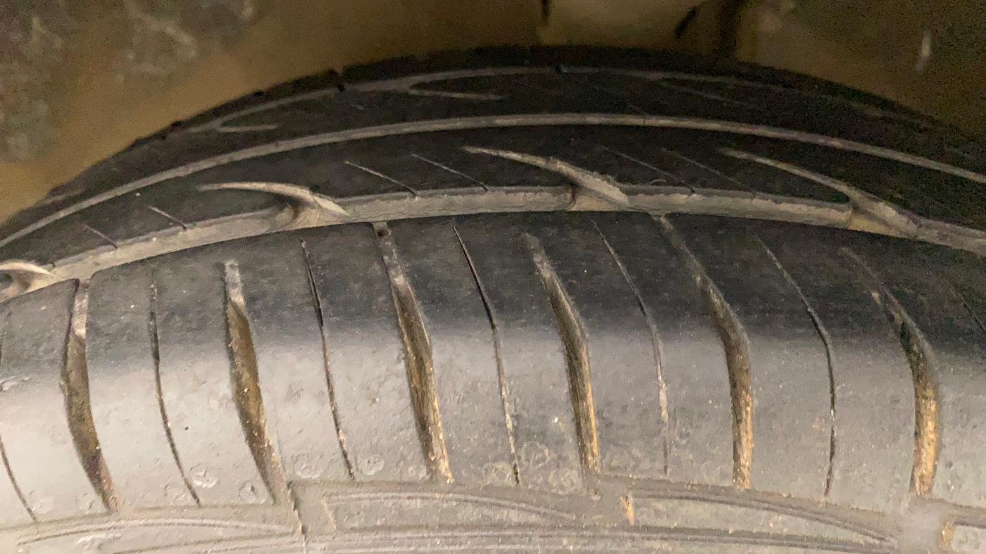 2010 Maruti Alto LXI, Petrol, Manual, 97,581 km, Left Front Tyre Tread