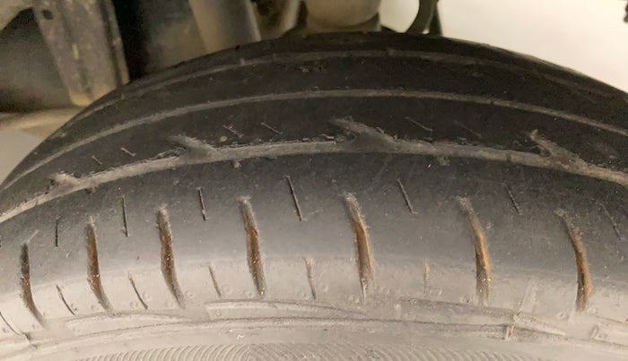 2010 Maruti Alto LXI, Petrol, Manual, 97,581 km, Left Rear Tyre Tread