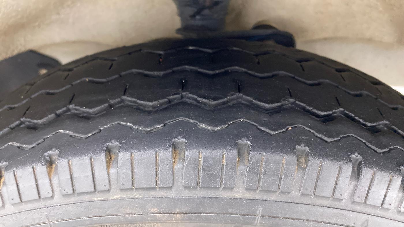 2020 Maruti Eeco 5 STR WITH AC PLUSHTR, Petrol, Manual, 20,549 km, Right Front Tyre Tread