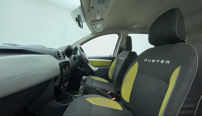 2014 Renault Duster 110 PS RXL ADVENTURE, Diesel, Manual, 1,01,055 km, Right Side Front Door Cabin