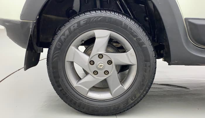 2014 Renault Duster 110 PS RXL ADVENTURE, Diesel, Manual, 1,01,055 km, Right Rear Wheel