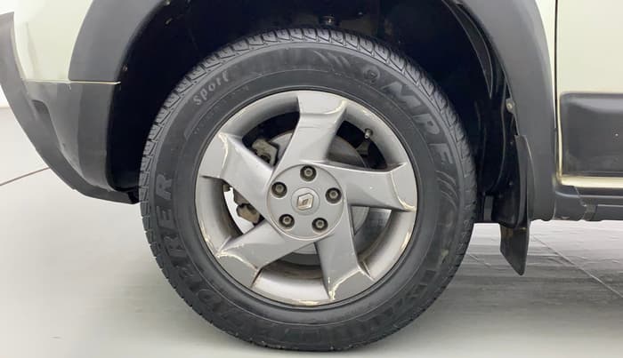 2014 Renault Duster 110 PS RXL ADVENTURE, Diesel, Manual, 1,01,055 km, Left Front Wheel