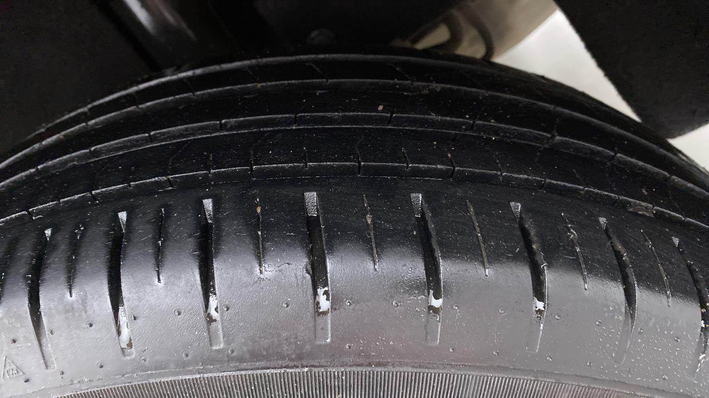 2019 Toyota Glanza V MT PETROL, Petrol, Manual, 49,615 km, Left Rear Tyre Tread