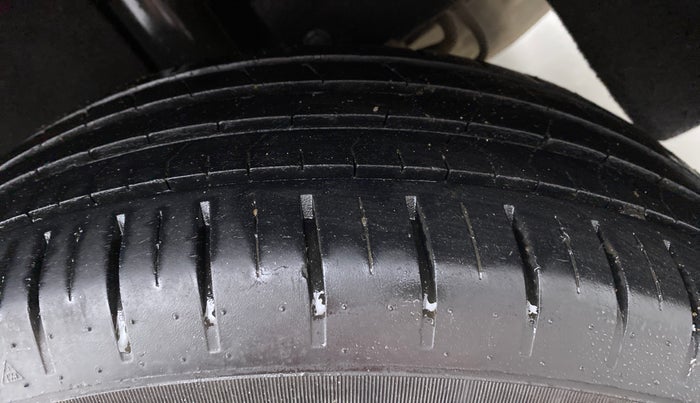 2019 Toyota Glanza V MT PETROL, Petrol, Manual, 49,615 km, Left Rear Tyre Tread
