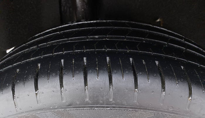 2019 Toyota Glanza V MT PETROL, Petrol, Manual, 49,615 km, Right Rear Tyre Tread