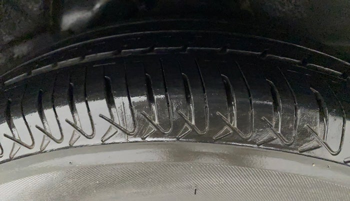 2016 Hyundai i10 MAGNA 1.1, Petrol, Manual, 79,190 km, Left Rear Tyre Tread