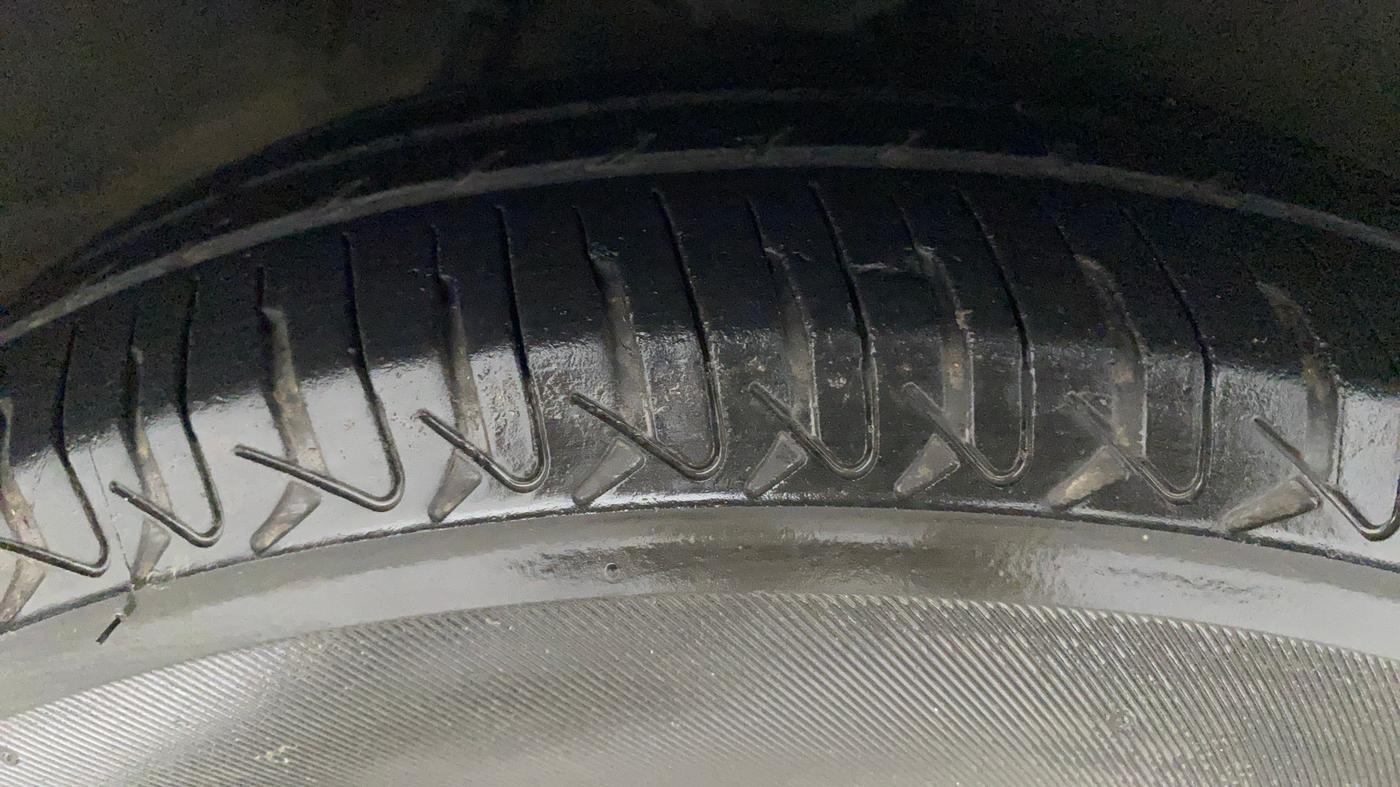 2016 Hyundai i10 MAGNA 1.1, Petrol, Manual, 79,190 km, Right Front Tyre Tread