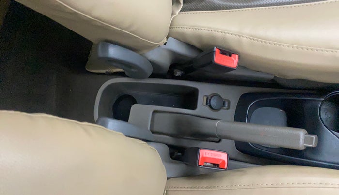 2013 Hyundai i10 MAGNA 1.2, Petrol, Manual, 79,492 km, Driver Side Adjustment Panel