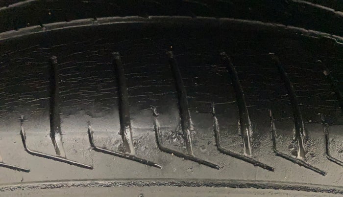 2013 Hyundai i10 MAGNA 1.2, Petrol, Manual, 79,492 km, Left Rear Tyre Tread