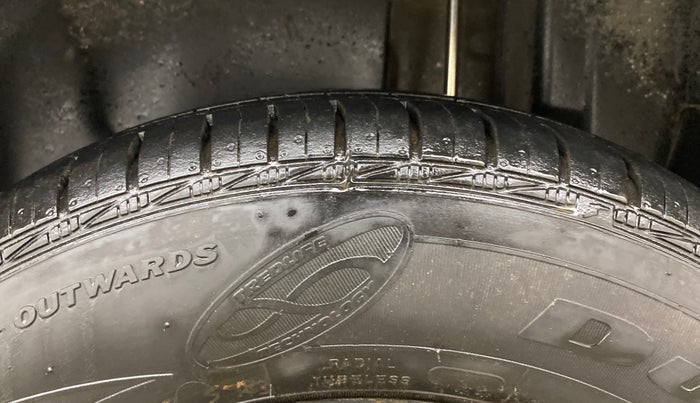 2013 Maruti Swift Dzire VXI, Petrol, Manual, 66,792 km, Left Rear Tyre Tread