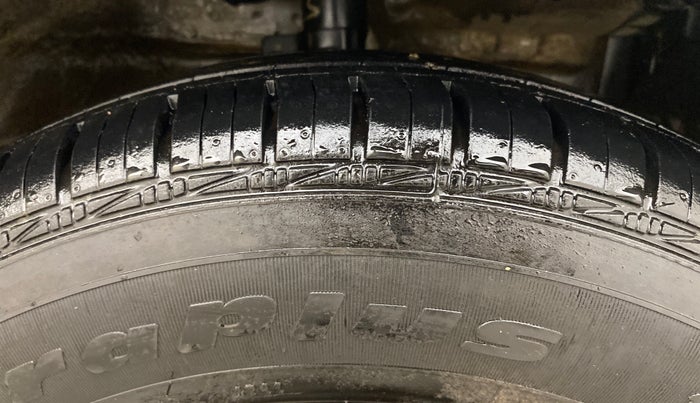 2013 Maruti Swift Dzire VXI, Petrol, Manual, 66,792 km, Right Front Tyre Tread