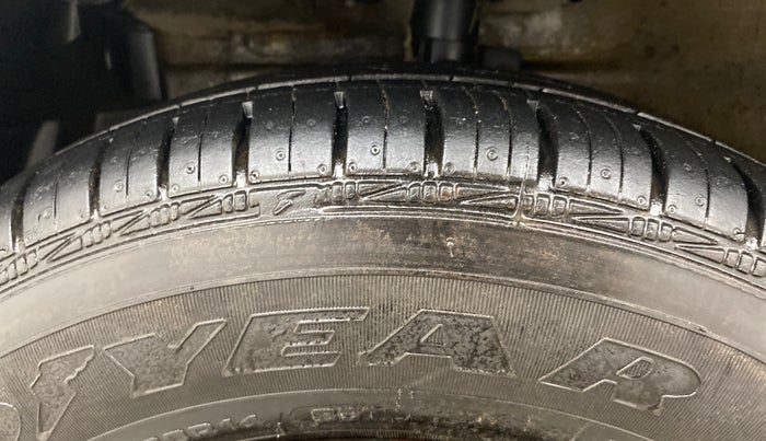 2013 Maruti Swift Dzire VXI, Petrol, Manual, 66,792 km, Left Front Tyre Tread