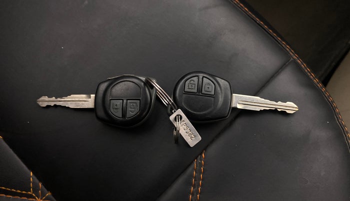 2013 Maruti Swift Dzire VXI, Petrol, Manual, 66,792 km, Key Close Up